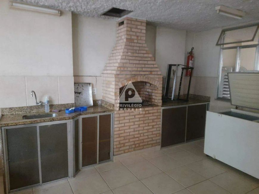 3 quartos numa das ruas mais bem localizadas de copacabana! Prédio com excelente infra-estrutura!!!