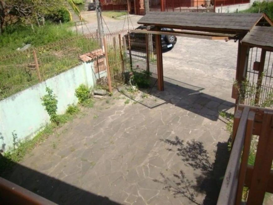 Excelente residência semimobiliada com 04 dormitórios (sendo 01 suíte master com hidro), 02 salas, s
