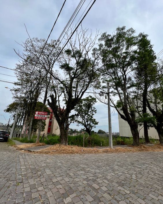 BENTOALVES aluga terreno de esquina no bairro Kayser, Caxias do Sul - RS