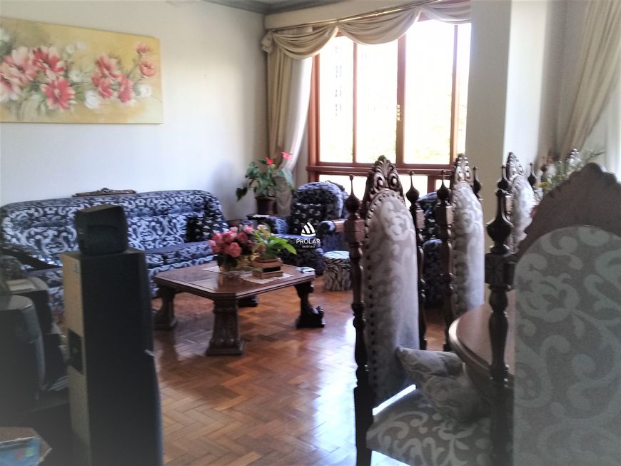 Apartamentos com 4 Dormitório(s) no Bairro CENTRO