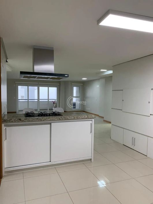 Apartamento Semimobiliado e revitalizado São 230,05m² privativos &amp;amp;#10004;3 suítes, sendo a maste
