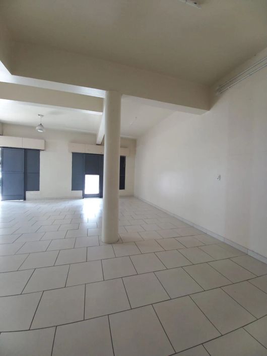 BENTOALVES aluga loja térrea de esquina, 101m2, no Centro - Caxias do Sul - RS