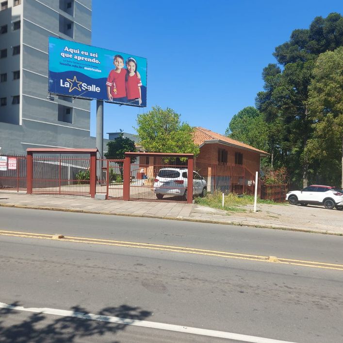 Venda de Casa em Caxias do Sul-RS, bairro Santa Catarina