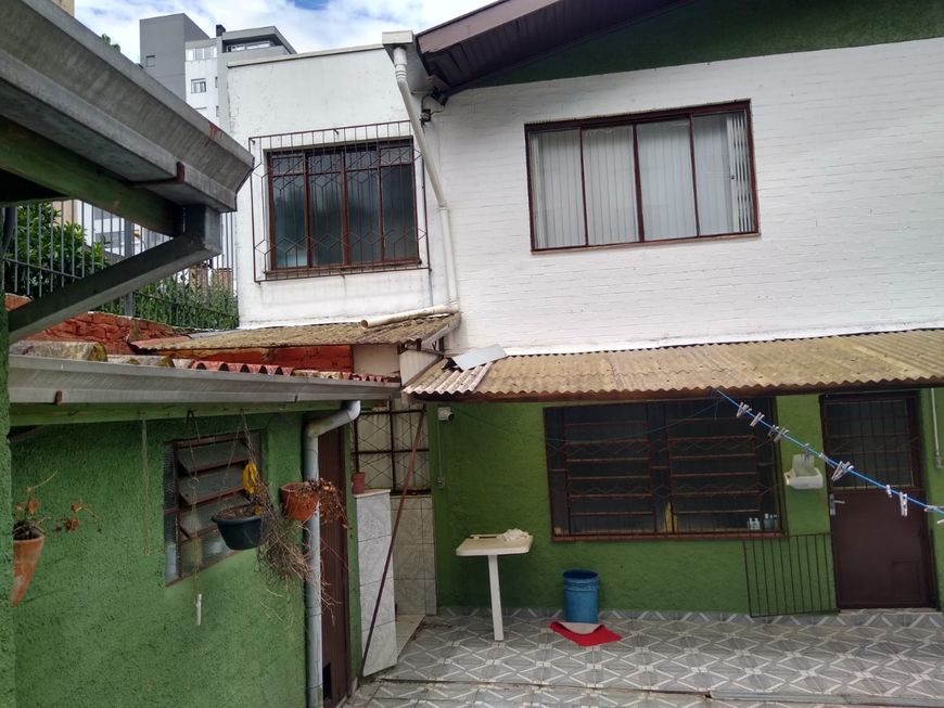 Venda de Casa em Caxias do Sul-RS, bairro Panazzolo