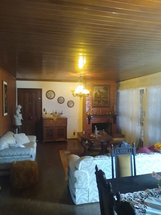 Venda de Casa em Caxias do Sul-RS, bairro Panazzolo