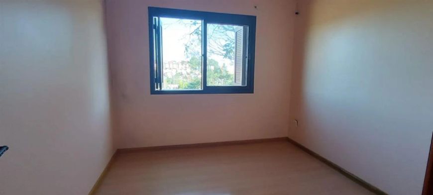 Excelente residência semimobiliada de 02 pavimentos no Bairro São Caetano! Com 03 dormitórios (sendo