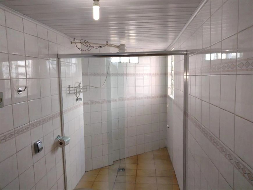 Excelente residência de alvenaria com 03 pavimentos no Bairro Pioneiro! Com 04 dormitórios, hall de