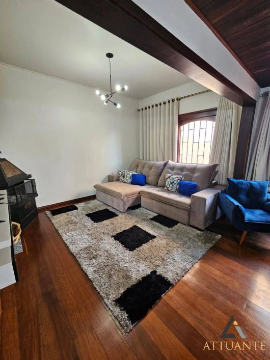 Casa semi mobiliada - Bairro De Lazzer