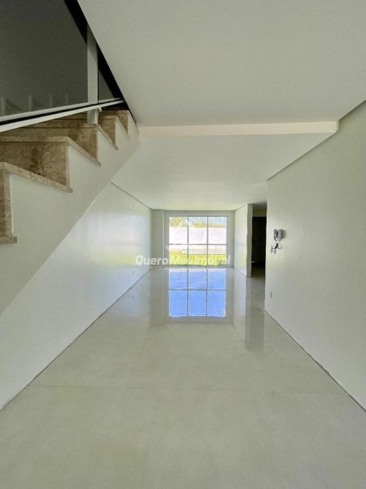 Sobrado NOVO em Monte Bérico