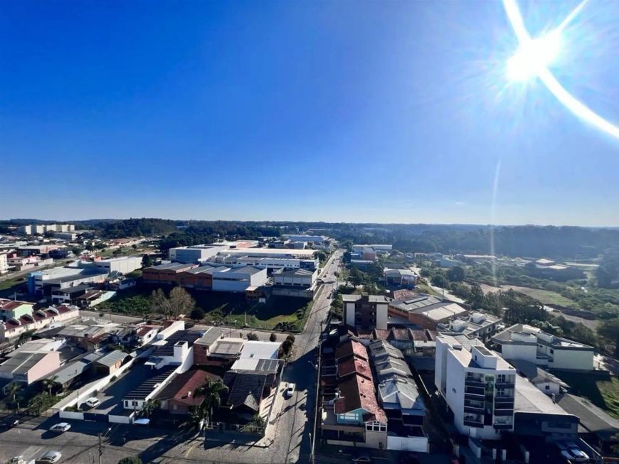 Belíssimo apartamento em excelente localização no coração do Bairro Desvio Rizzo, ao lado da Lagoa!!
