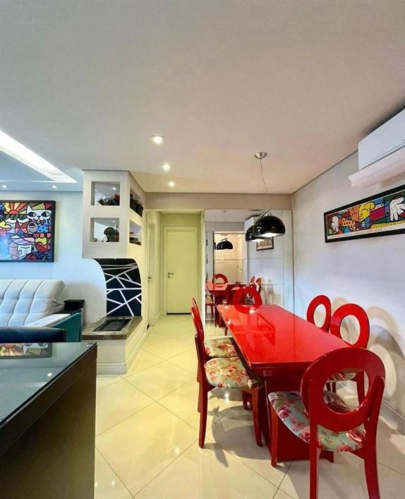 Excelente apartamento finamente mobiliado e decorado no Bairro Pio X!! Com 02 dormitórios (sendo 01