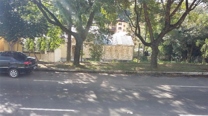Excelente terreno na Perimetral. Área: 26x55,80= 721,80m. Consulte-nos!