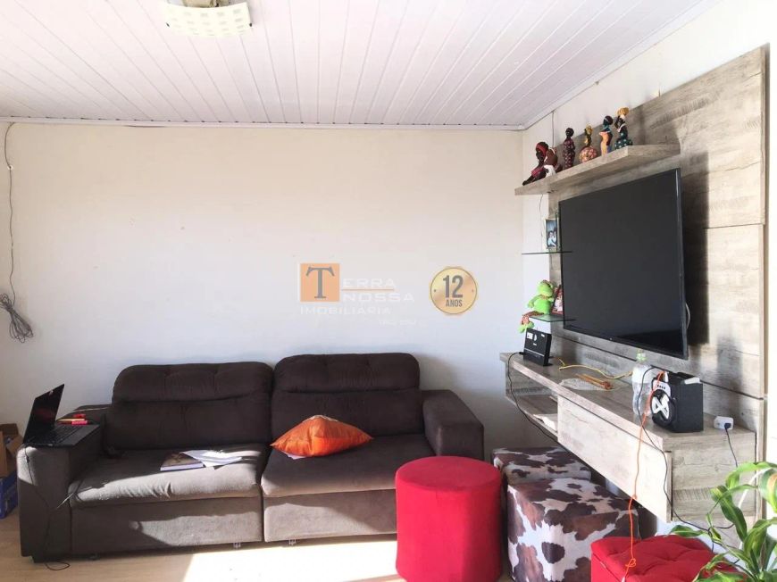 Casa com dois pisos á venda, Bairro Charqueadas em Caxias do Sul - RS