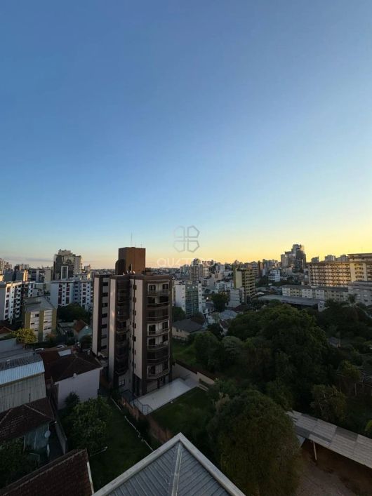 Sala comercial aérea em ótima localização, próximo ao parque, no Exposição!
