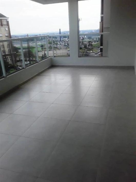 Apartamentos com 03 dormitórios (sendo 01 suíte), sala para 02 ambientes com lavabo e ampla sacada s