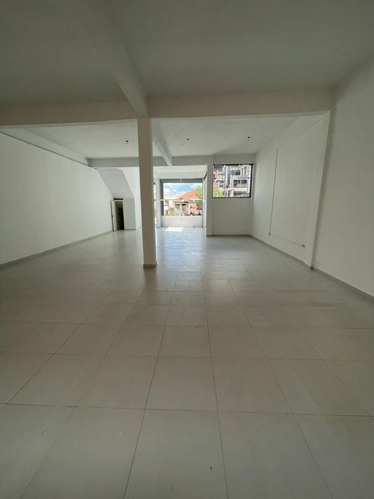 BENTOALVES.com.br aluga loja térrea, c/ 200m2, bairro Rio Branco - Caxias do Sul - RS