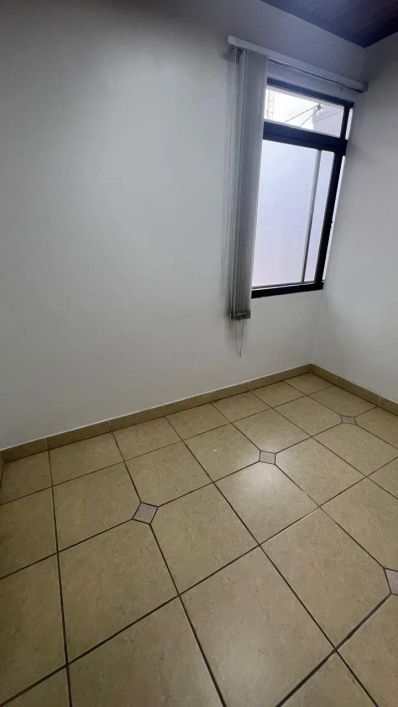BENTOALVES aluga sala aérea, ampla, 130m2, 02 vagas, no Centro - Caxias do Sul - RS