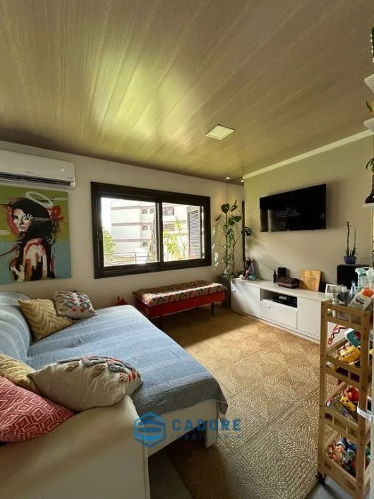 Cobertura duplex com quatro dormitórios no Pio X