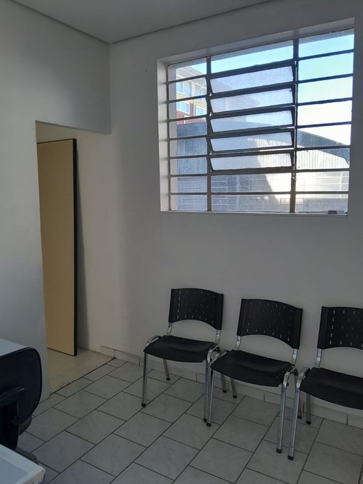 BENTOALVES aluga loja térrea mobiliada, próxima Previdência Social, Pio X - Caxias do Sul - RS