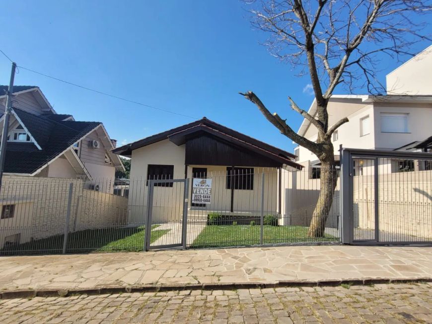 Venda de Casa em Caxias do Sul-RS, bairro Altos do Seminário