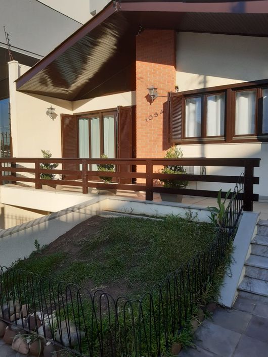 Venda de Casa em Caxias do Sul-RS, bairro Santa Catarina