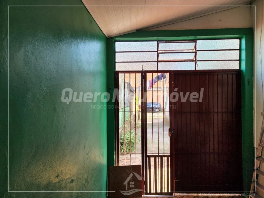 CASA MISTA FUNDOS - 2 DORM COM PÁTIO