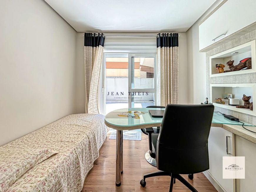 - Apartamento Mobiliado à venda no bairro Pio X