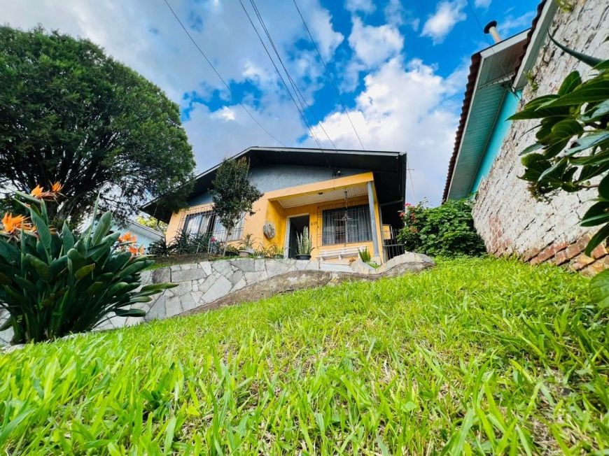 Casa 03 dormitórios no Rio Branco em Caxias do Sul