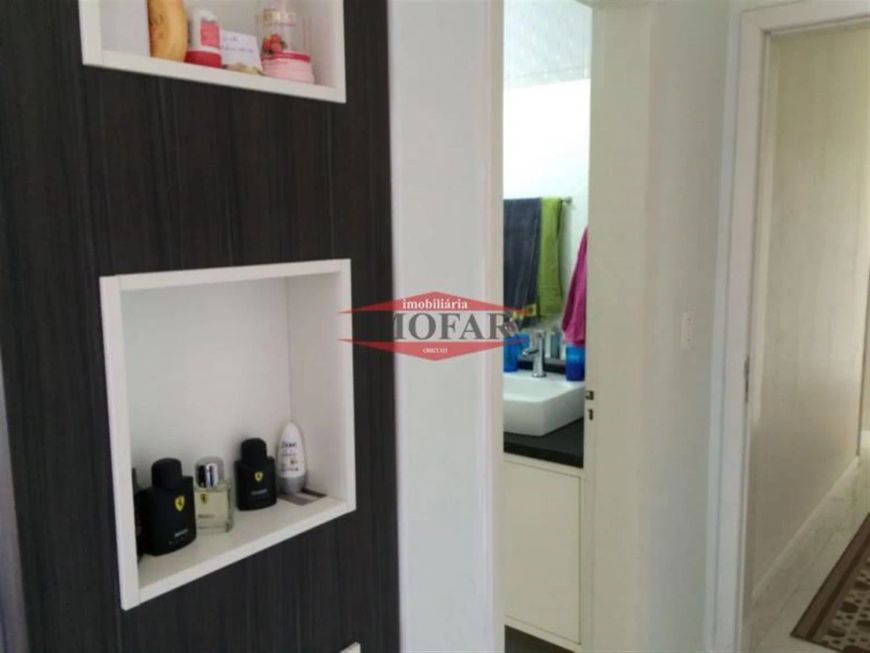 Linda residência semimobiliada com 02 pavimentos! Pavimento superior: 03 dormitórios (sendo 01 suíte