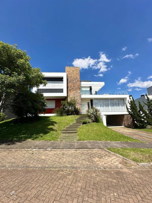 Casa em condomínio fechado Monterey