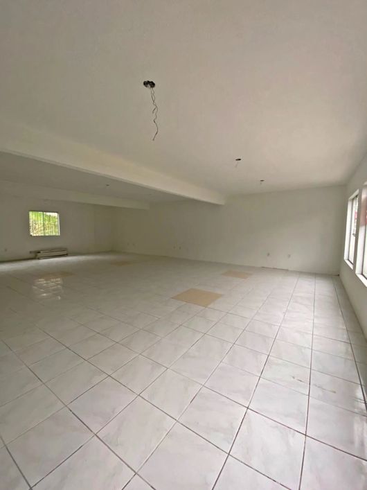 BENTOALVES aluga sala aérea com 100 metros quadrados, no Centro - Caxias do Sul - RS