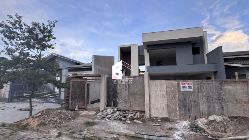 Casa em Construção com 3 Dormitórios, Espaço Gourmet e Pátio