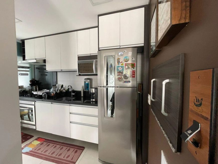 Apartamento semi mobiliado com terraço