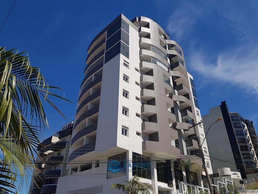 Cobertura três dormitórios suites, bairro Centro
