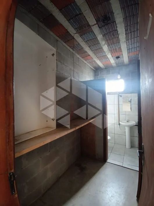 Loja em SERRANO