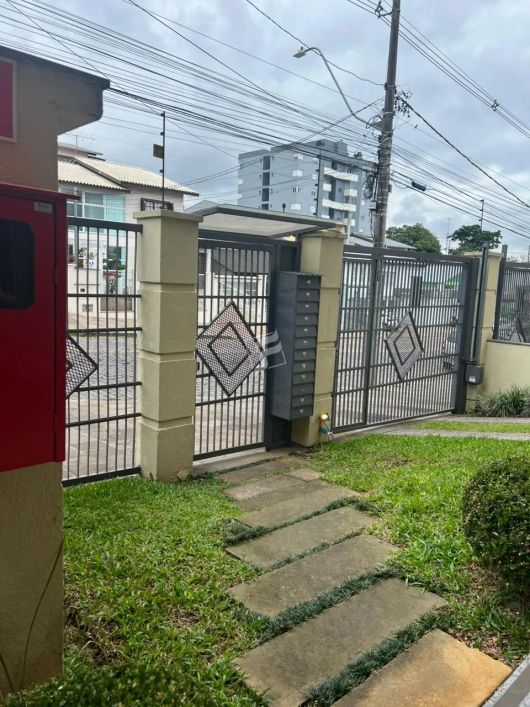 FULCHER IMÓVEIS Vende: Apartamento Com 03 Dormitórios, Sendo 01 Suíte, 01 Banheiro Social, Sala de E