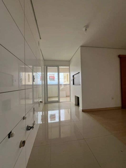 FULCHER IMÓVEIS Vende: Apartamento Com 03 Dormitórios, Sendo 01 Suíte, 01 Banheiro Social, Sala de E