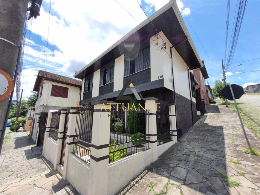 Casa de esquina no Bairro Medianeira em Caxias do Sul