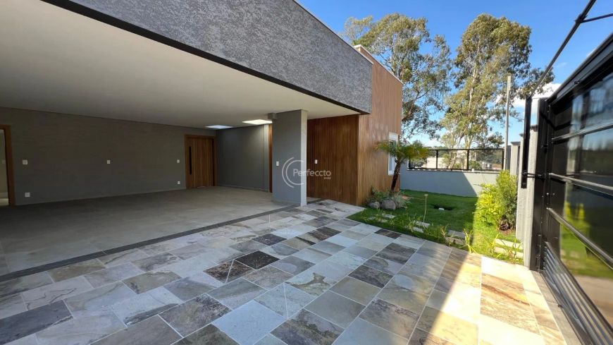 Casa no Colina Sorriso! São 195,64m² privativos &amp;amp;#10004;3 suítes &amp;amp;#10004;Lavabo &amp;amp;#10004;