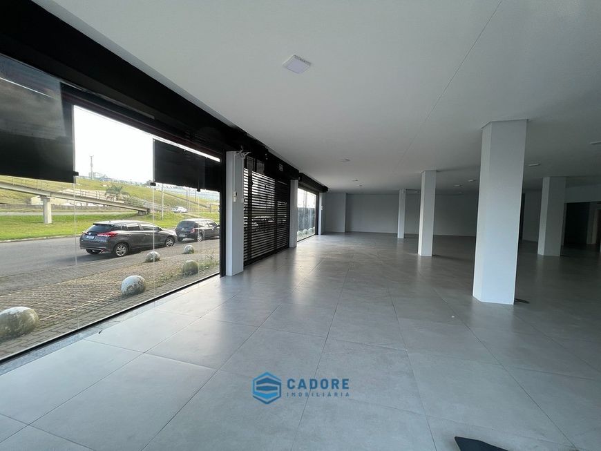 Loja comercial Frente Shopping Iguatemi e RS122,