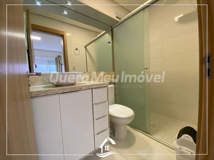 Apartamento com 2 dormitórios e 3 vagas
