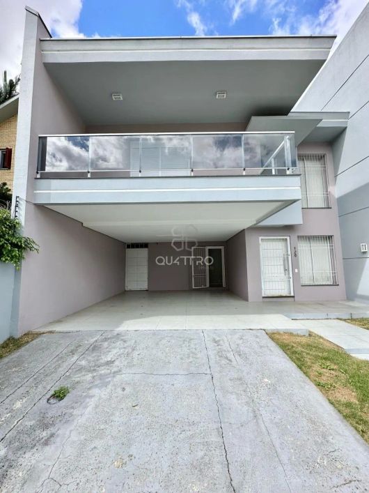 Casa frente norte e semi mobiliada no Vinhedos