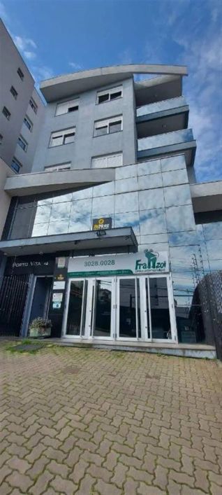 Ótimo apartamento semimobiliado em excelente localização e posição solar com 02 dormitórios (sendo 0