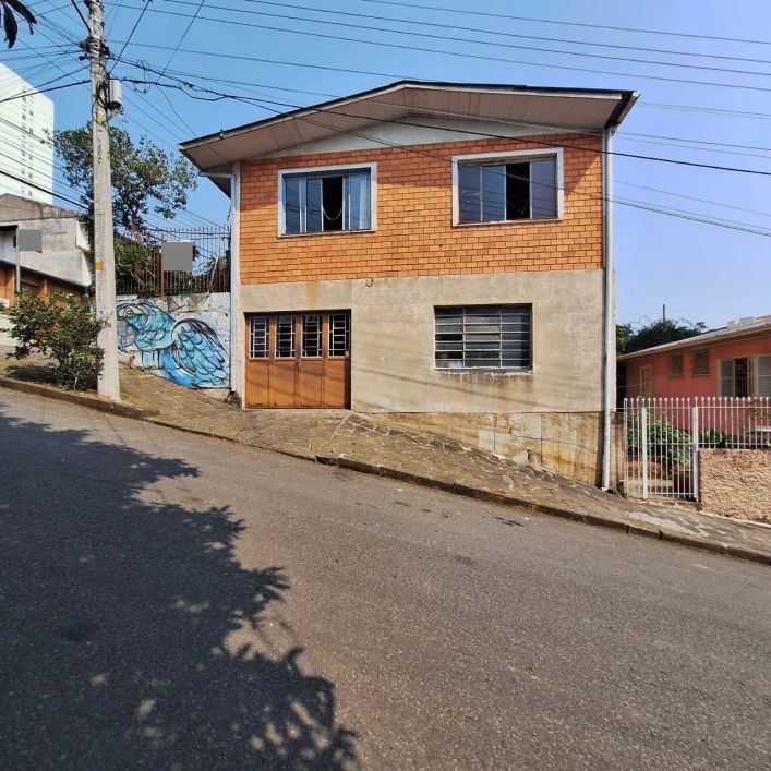 Venda de Casa em Caxias do Sul-RS, bairro Nossa Senhora de Lourdes