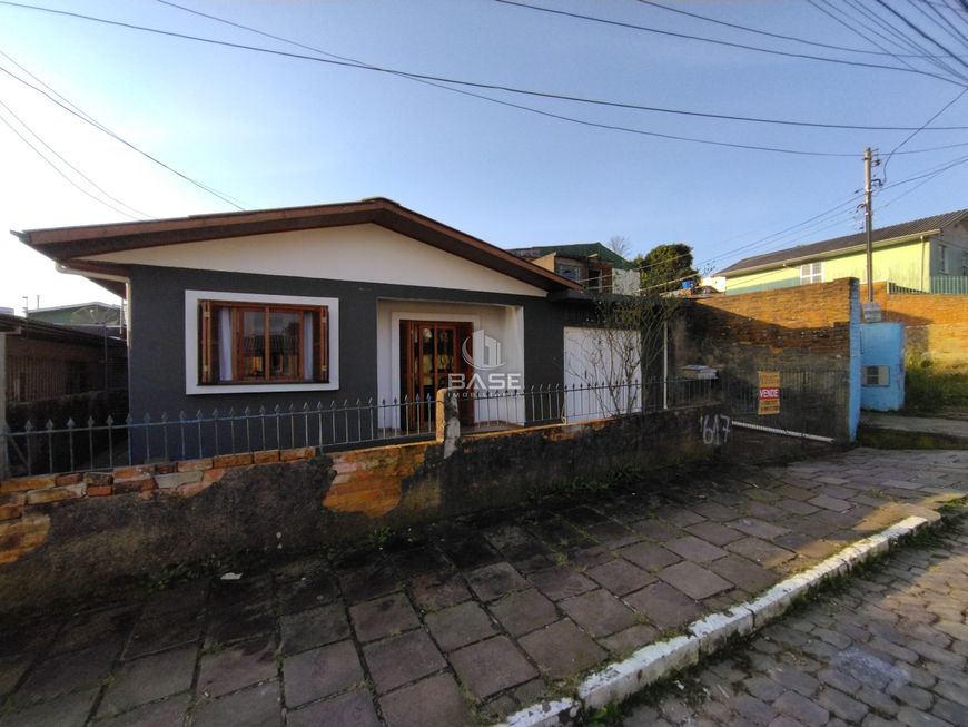 Com 127 m² privativos Área de terreno 360 m². Sala Cozinha 2 dormitórios ( pode ser 3) Garagem cober