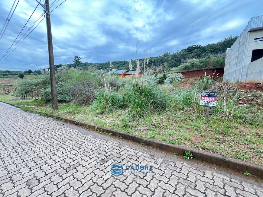 Terreno á venda bairro Monte Bérico