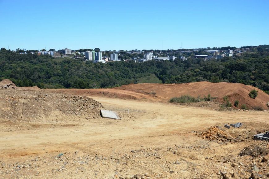 Excelentes terrenos no Bairro São Luiz! Rede de drenagem pluvial, sistema de coleta e tratamento de