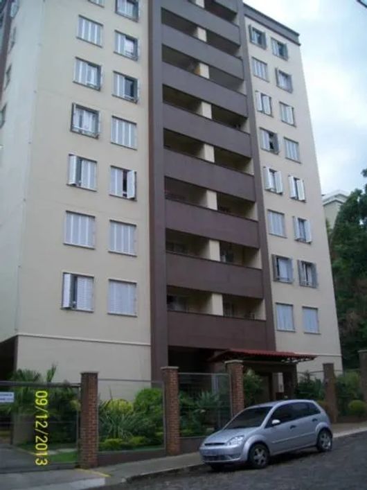 Excelente apartamento semimobiliado em Lourdes! Conta com 03 dormitórios, sala para 02 ambientes com