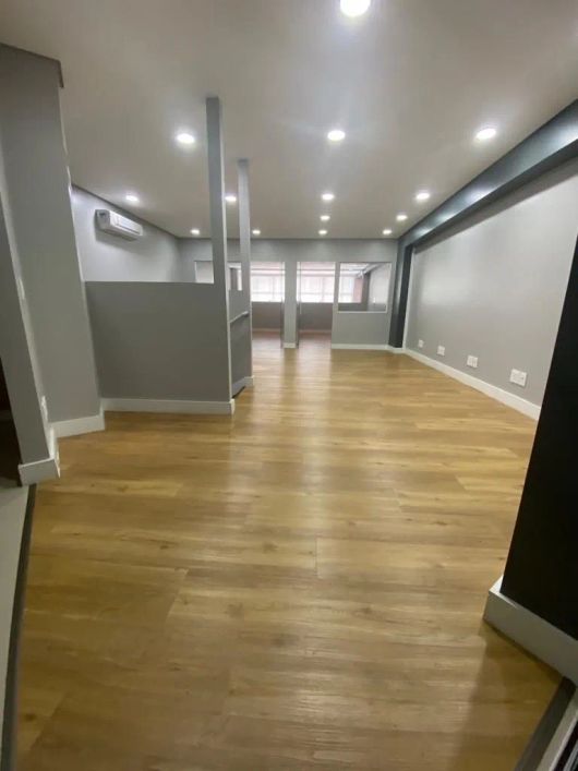 Venda de sala térrea em Caxias do Sul, bairro Sagrada Familia