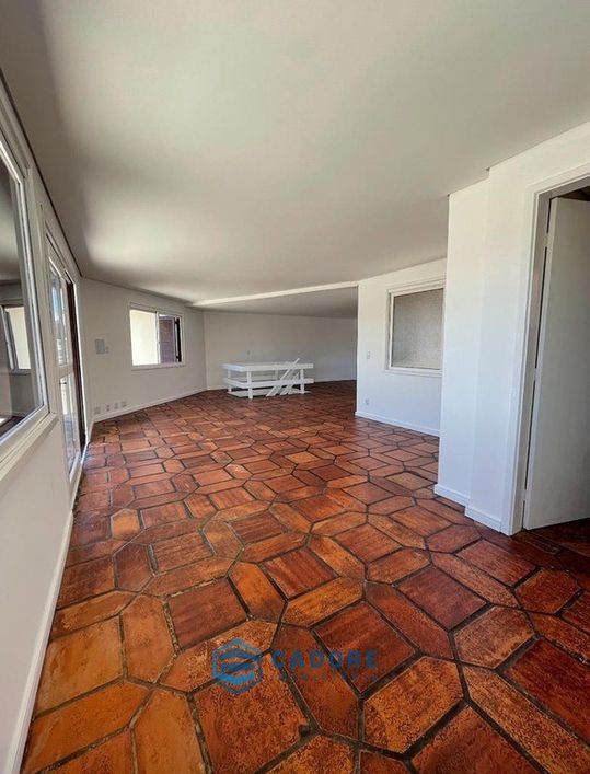Cobertura duplex a venda bairro Pio X com 210m²